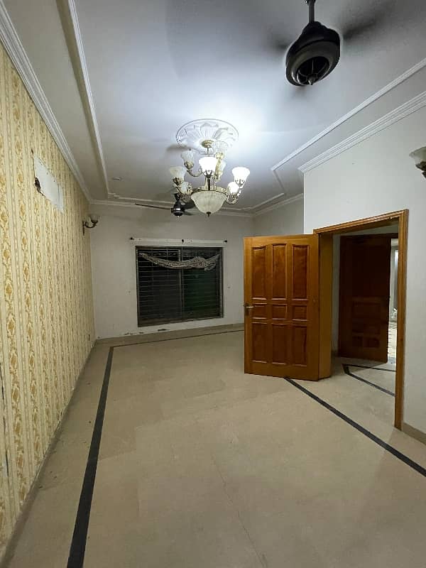 1 kanal beautiful house available for sale in johar town 8