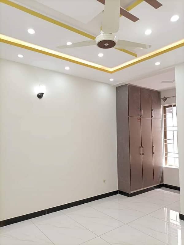 5 marla beautiful house available for sale in johar town 12