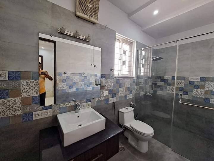 12 marla beautiful house available for sale in johar town 5