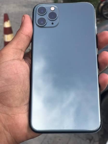 iphone 11 pro max 256gb non PTA 03085257810 0