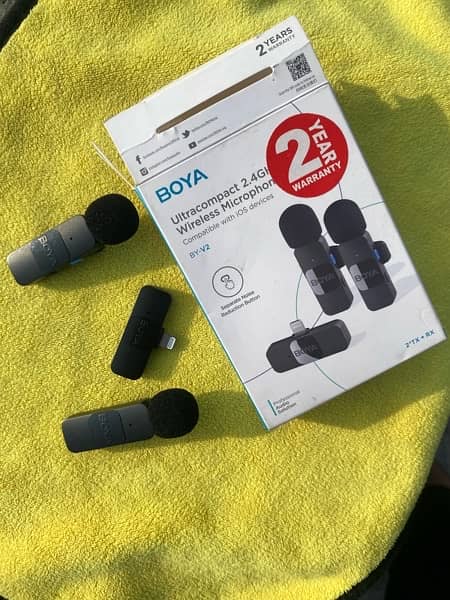 boya v2 Wireless mic with 2 years officiall warranty for sale. 2