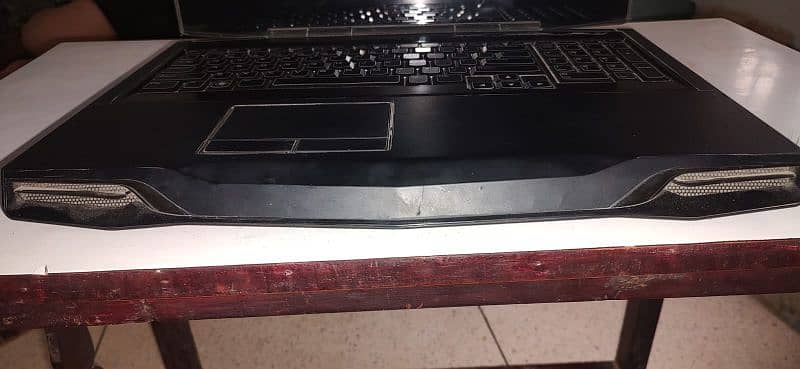 gaming laptop alienware core i7,1gb gpu,16gb ram,128ssd +320 hard disk 5