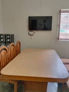 Dinning Table and Chairs 0