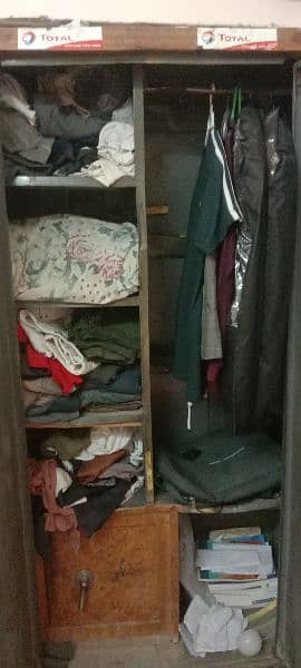 Wardrobe of iron, one long, four small boxes and one locker 5