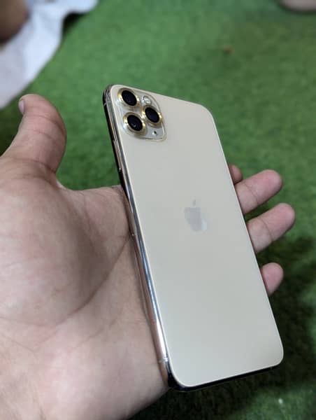 iPhone 11 Pro Max 9