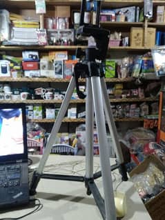 5.5 Feet tripod with mobile header, Best for tictok video shoot. Ring