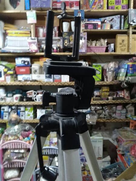 5.5 Feet tripod with mobile header, Best for tictok video shoot. Ring 1