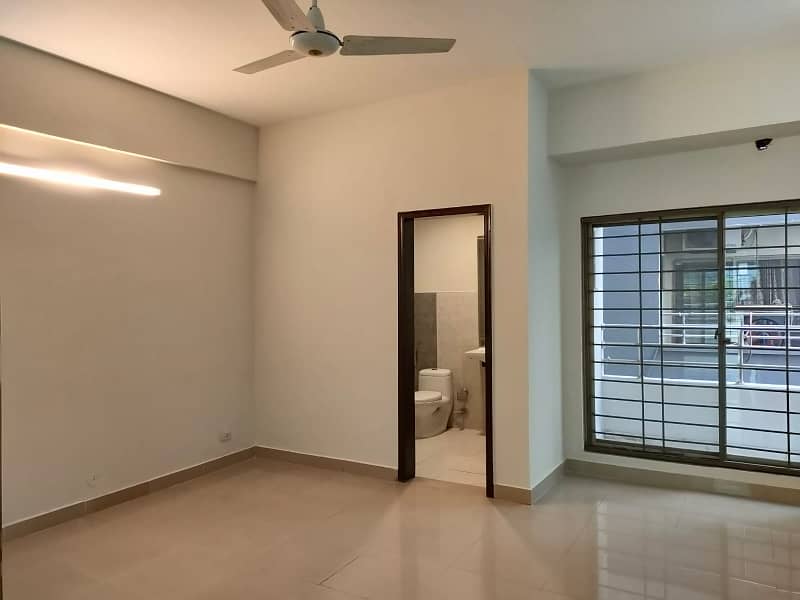 10 Marla Good Condition 1st Floor Apartments For Sale 33