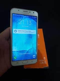 Samsung Galaxy J7 with Box 0