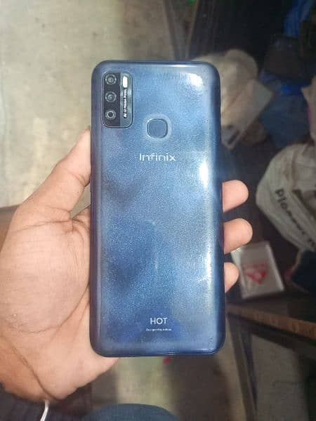 Infinix hot 9 play 4 gb ram/64 gb storage 4