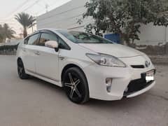 Urgent sale : Toyota Prius 2011/2014.