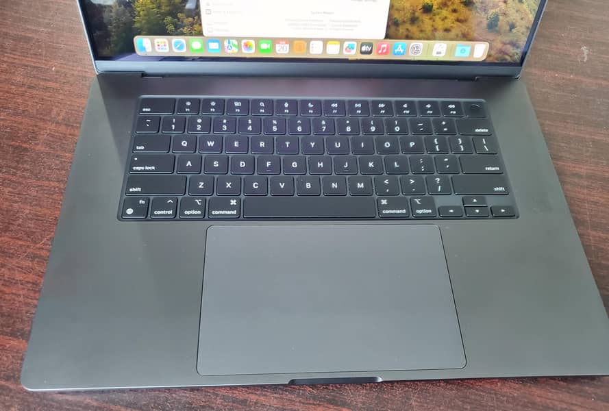 Macbook M3 Pro 16" 18gb ram 512gb ssd 2