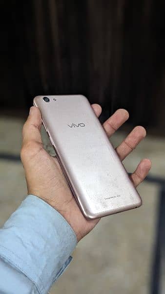 vivo y71 with box , new charger 0