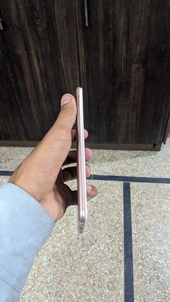 vivo y71 with box , new charger 2