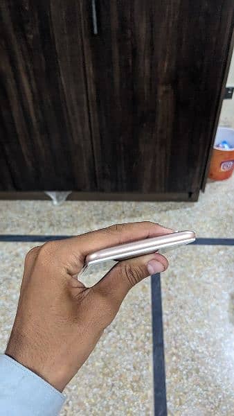 vivo y71 with box , new charger 5