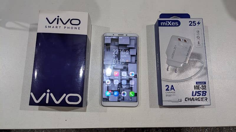 vivo y71 with box , new charger 6