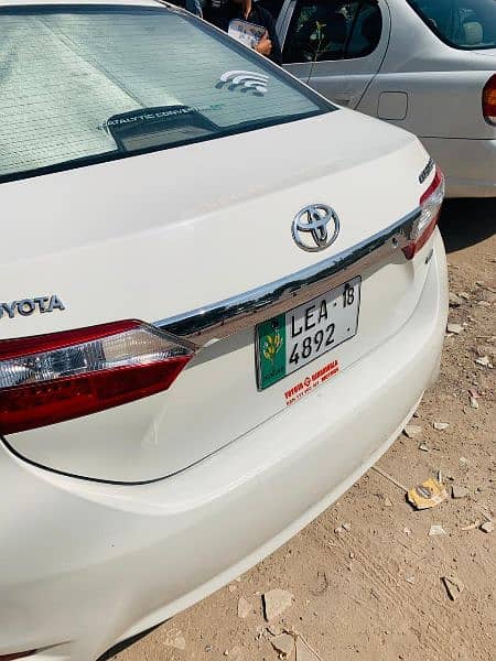 Toyota Corolla XLI 2017 white 2