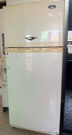 Dawlance refrigerator best condition. large size.