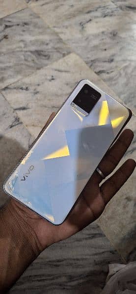 Vivo Y21 1