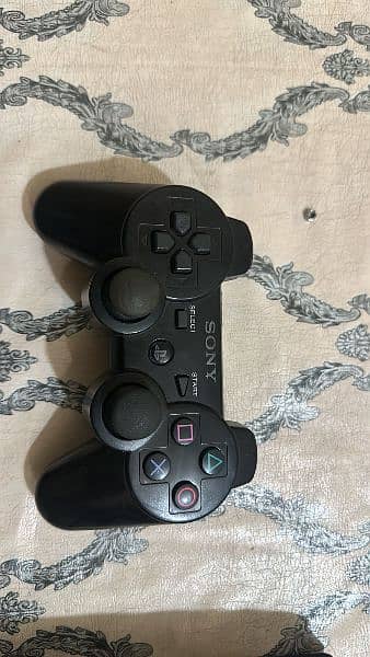 Ps 3 with 2 wireless controllers 4