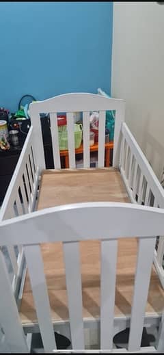 baby cot new just slightly used