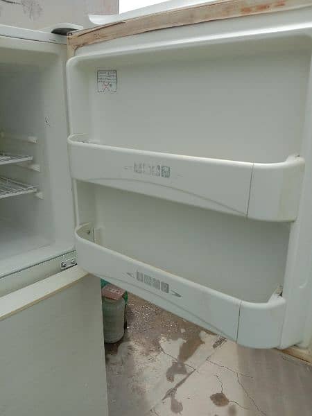 Heir Fridge and Sky Flame Gas Oven Excellent Condition 0