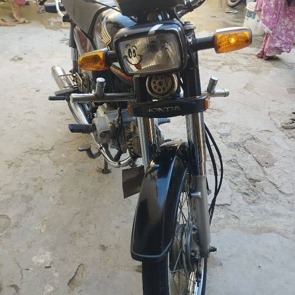 Honda CD70 Black 2022 model Condetion 10 by 9 Everything oky 5