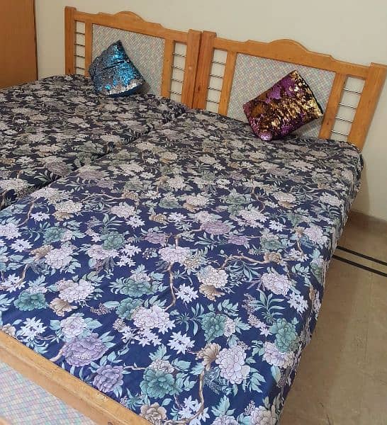 2 single bed pairs are available for sale with mattress 3