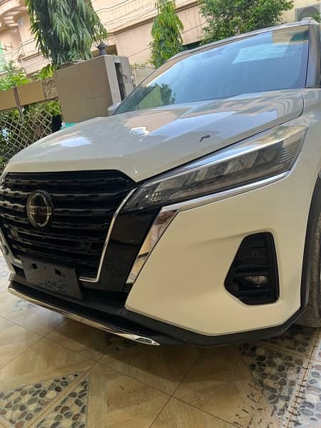 Nissan Kicks Genuine Bumper (Pearl White) 1