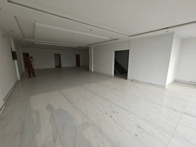 Gorgeous 3000 Square Feet Office For Rent Available In Johar Town 11