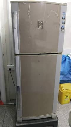 Dawlance refrigerator Medium size