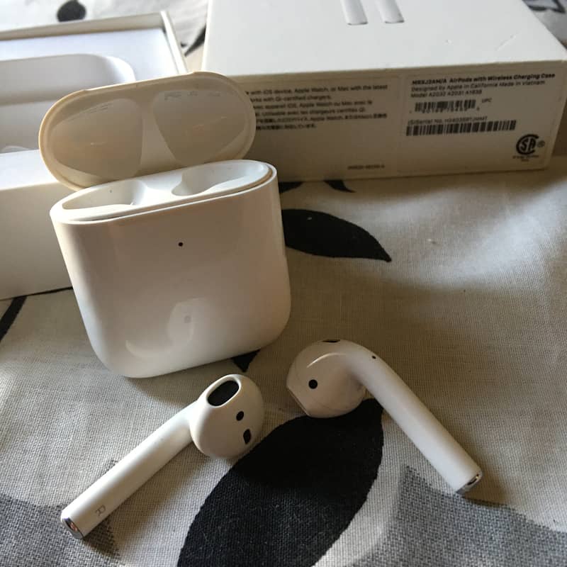 AirPods (2nd gen) 8