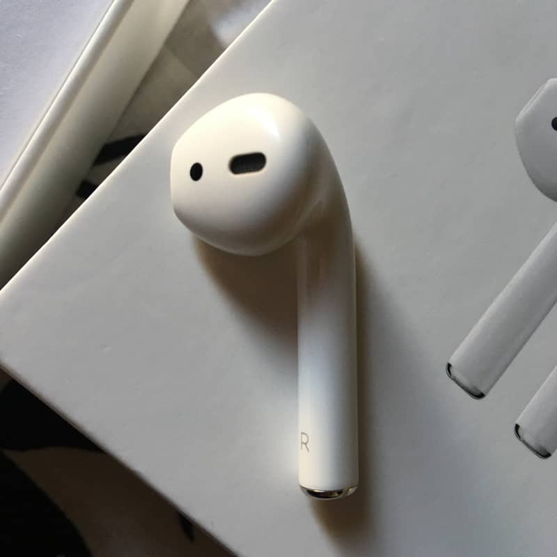 AirPods (2nd gen) 10