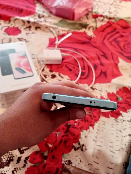 Xiaomi Redmi note 12 is very good condition for sale 4