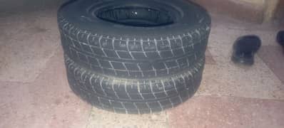 sazgar rickshaw k tyre ki jori hai 1 tyre Mai Halka sa sorak hai