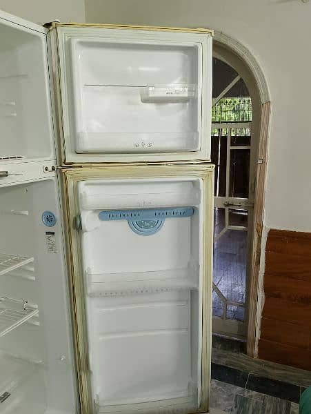 LG De-frost Refrigerator, full size 8