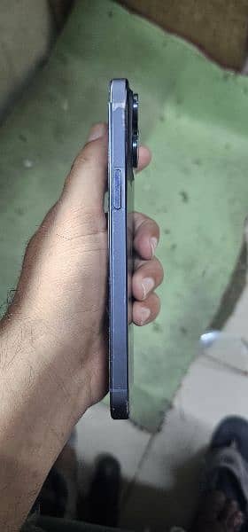 i phone 15 pro max non pta sim chala gi 9