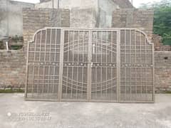 door grill and wall  good condition 0