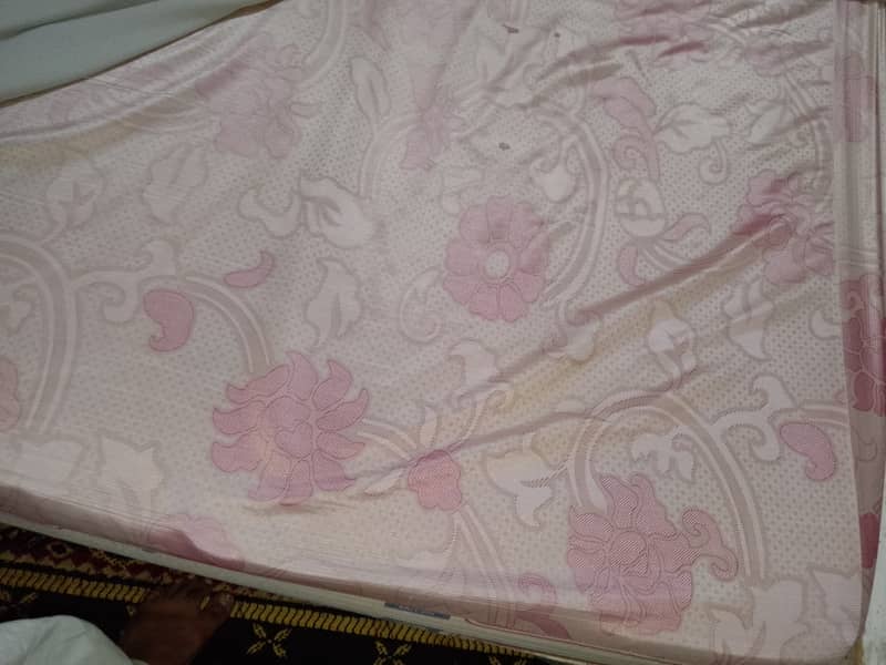 Dura royal queen mattress bilkul ok mattress he 0