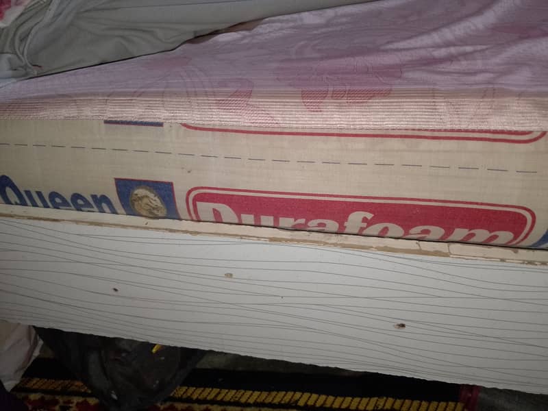 Dura royal queen mattress bilkul ok mattress he 1