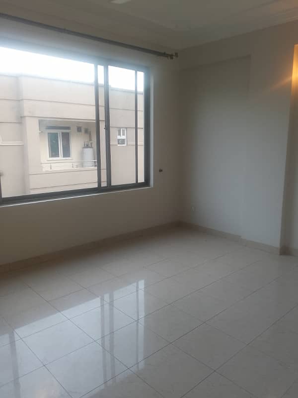 f11 eaxtive suits 3bedroom attached washroom DD ,TV, katichen and servant room unfurnished appartment available for rent more details please contact me 3