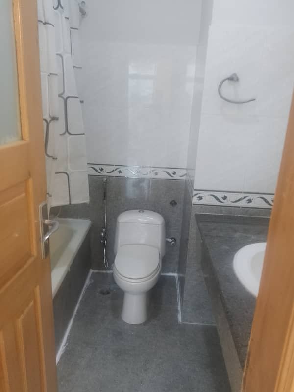 f11 eaxtive suits 3bedroom attached washroom DD ,TV, katichen and servant room unfurnished appartment available for rent more details please contact me 4