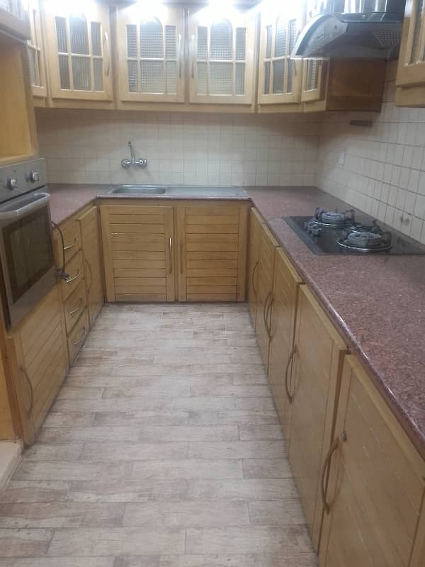 f11 eaxtive suits 3bedroom attached washroom DD ,TV, katichen and servant room unfurnished appartment available for rent more details please contact me 11