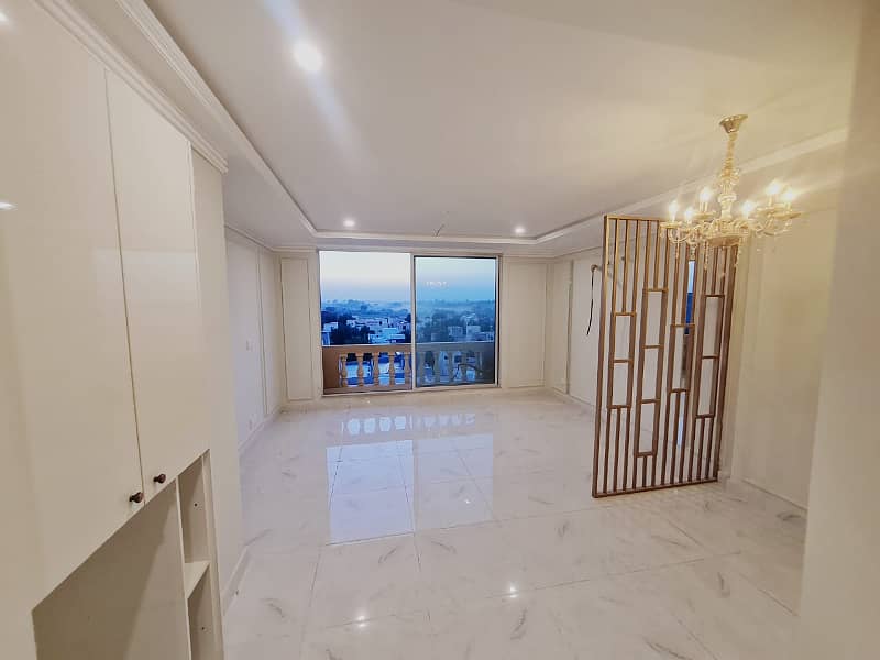 Luxurious 10 Marla Brand New House with Mosque and Park Views - Ideal for Executive Families! 0