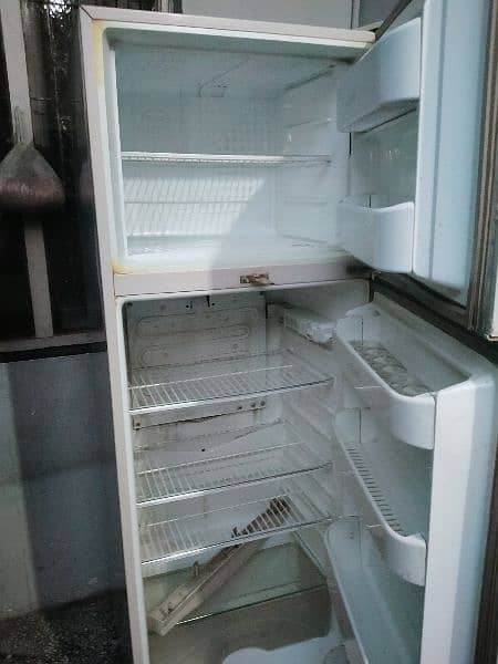 dawlance fridge 1