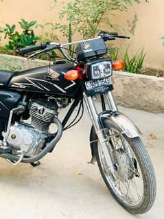 Honda CG 125 available for sale 0331=690=1833 wahatsapp number 0