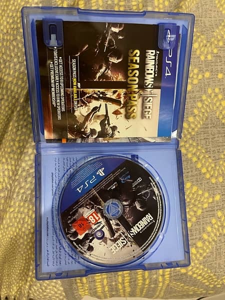 Tom Clancy’s Rainbow Six Siege PS4 3