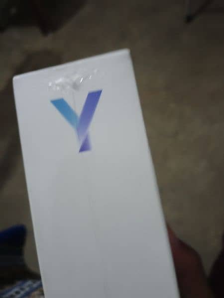 vivo y18 boxed packed 3