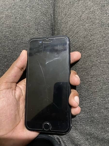 iPhone SE 2022 (3rd Generation) 64GB JV Non PTA 4