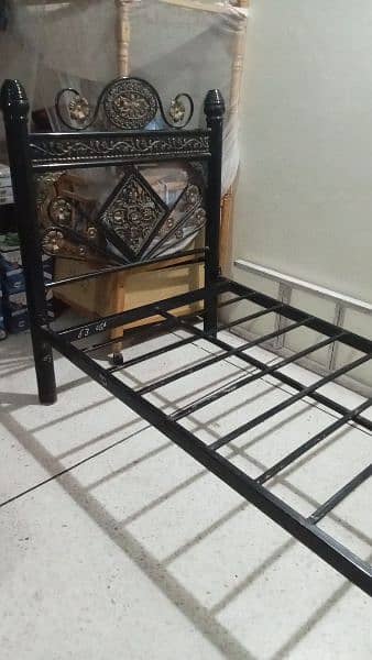 iron single bed in good condition 1